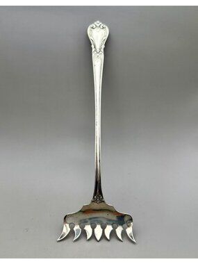 Sardine Fork Ancestry Pattern Weidlich Sterling Silver Bacon Rack Floral 1940s
